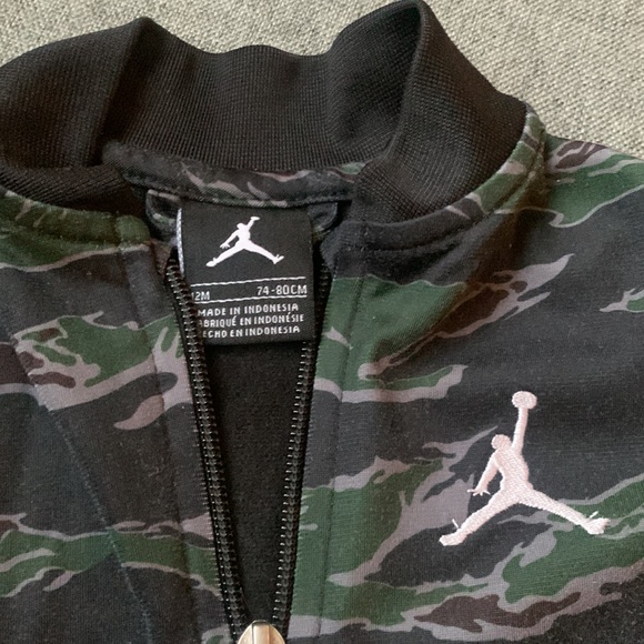 Jordan toddler black and green tracksuit set size 12months - Picture 2 of 7